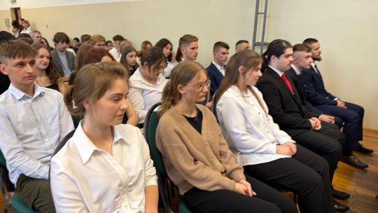 Uroczyste Pożegnanie Maturzystów 2025 w Zespole Szkół Nr 1 im. Tadeusza Kościuszki w Krasnymstawie [GALERIA ZDJĘĆ]