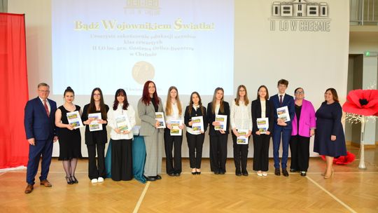 Uroczyste zakończenie roku klas czwartych w II Liceum Ogólnokształcącym w Chełmie [GALERIA ZDJĘĆ]