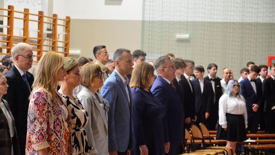 Uroczyste zakończenie roku klas czwartych w II Liceum Ogólnokształcącym w Chełmie [GALERIA ZDJĘĆ]