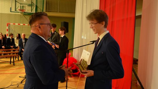 Uroczyste zakończenie roku klas czwartych w II Liceum Ogólnokształcącym w Chełmie [GALERIA ZDJĘĆ]