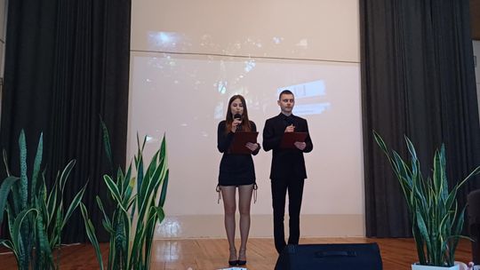 Uroczyste zakończenie roku klas czwartych w IV Liceum Ogólnokształcącym w Chełmie [GALERIA ZDJĘĆ]