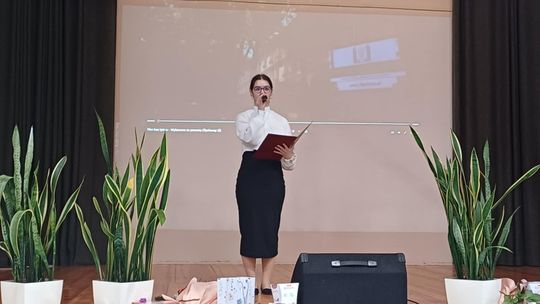 Uroczyste zakończenie roku klas czwartych w IV Liceum Ogólnokształcącym w Chełmie [GALERIA ZDJĘĆ]