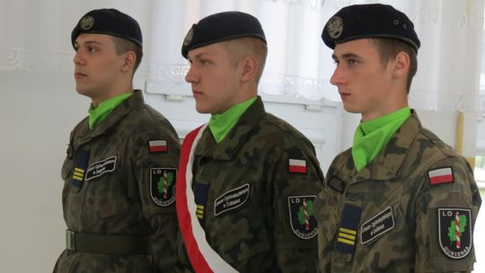 Zakończenie roku szkolnego uczniów klasy czwartej w Liceum Ogólnokształcącym w Dubience [GALERIA ZDJĘĆ]