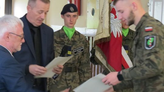 Zakończenie roku szkolnego uczniów klasy czwartej w Liceum Ogólnokształcącym w Dubience [GALERIA ZDJĘĆ]