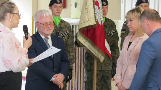 Zakończenie roku szkolnego uczniów klasy czwartej w Liceum Ogólnokształcącym w Dubience [GALERIA ZDJĘĆ]