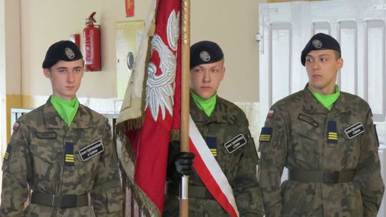 Zakończenie roku szkolnego uczniów klasy czwartej w Liceum Ogólnokształcącym w Dubience [GALERIA ZDJĘĆ]