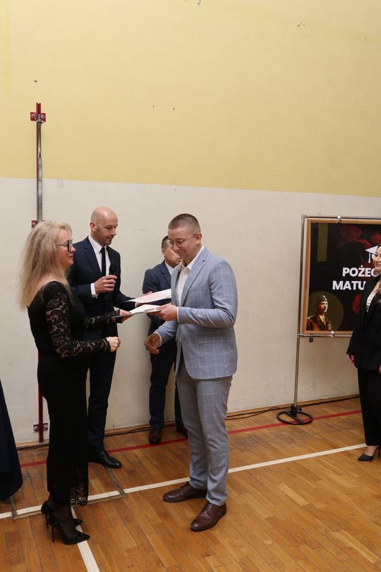 Zakończenie roku klas maturalnych Zespołu Szkół Ekonomicznych i Mundurowych w Chełmie [ZDJĘCIA]