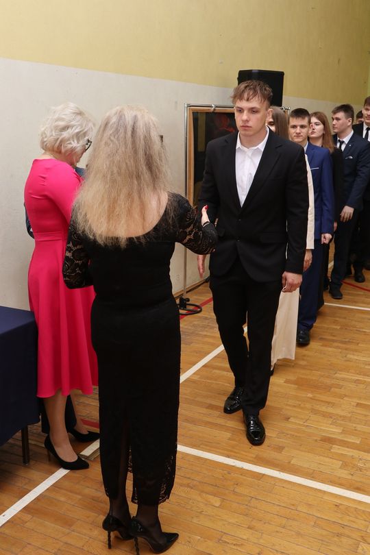 Zakończenie roku klas maturalnych Zespołu Szkół Ekonomicznych i Mundurowych w Chełmie [ZDJĘCIA]