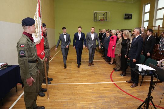 Zakończenie roku klas maturalnych Zespołu Szkół Ekonomicznych i Mundurowych w Chełmie [ZDJĘCIA]