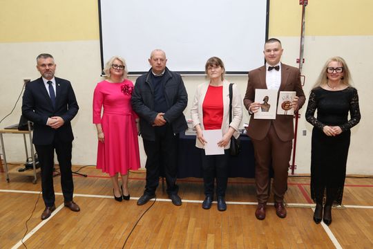 Zakończenie roku klas maturalnych Zespołu Szkół Ekonomicznych i Mundurowych w Chełmie [ZDJĘCIA]