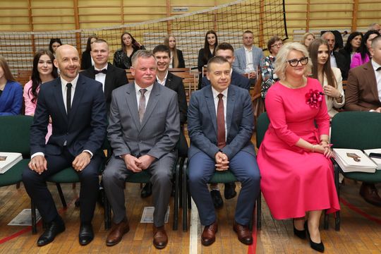 Zakończenie roku klas maturalnych Zespołu Szkół Ekonomicznych i Mundurowych w Chełmie [ZDJĘCIA]