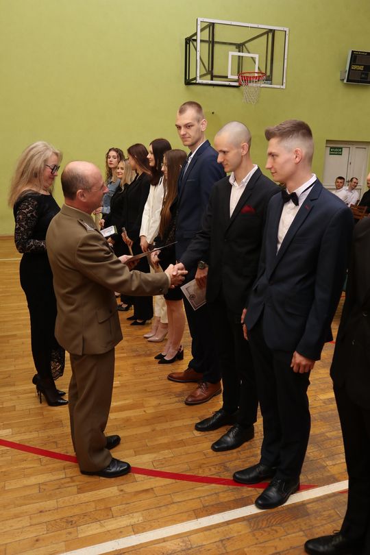 Zakończenie roku klas maturalnych Zespołu Szkół Ekonomicznych i Mundurowych w Chełmie [ZDJĘCIA]