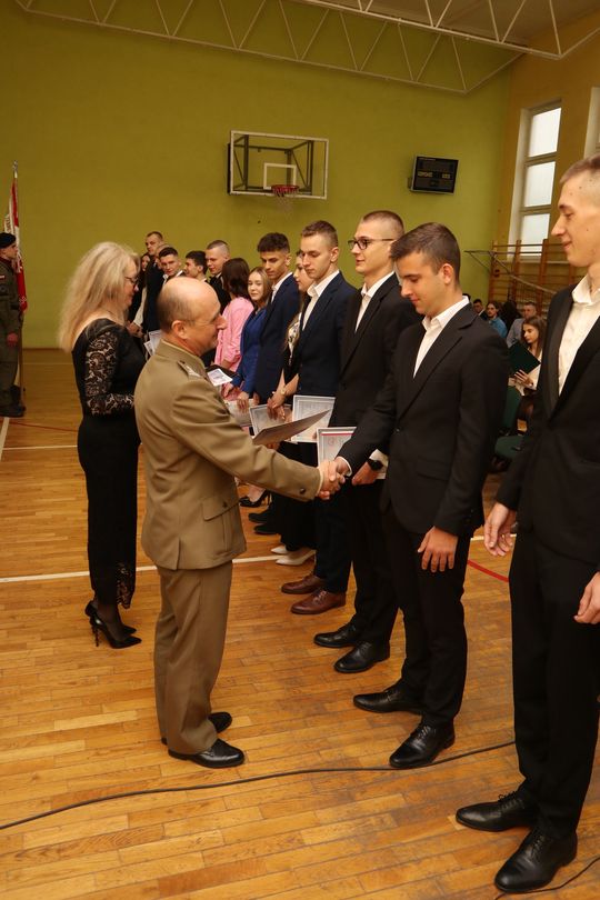 Zakończenie roku klas maturalnych Zespołu Szkół Ekonomicznych i Mundurowych w Chełmie [ZDJĘCIA]