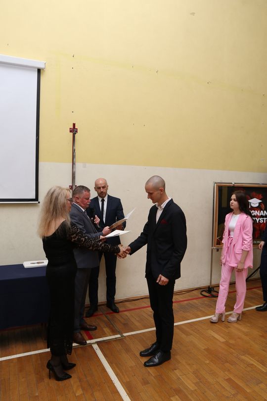 Zakończenie roku klas maturalnych Zespołu Szkół Ekonomicznych i Mundurowych w Chełmie [ZDJĘCIA]