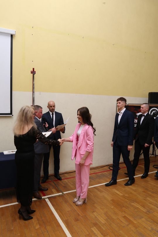 Zakończenie roku klas maturalnych Zespołu Szkół Ekonomicznych i Mundurowych w Chełmie [ZDJĘCIA]