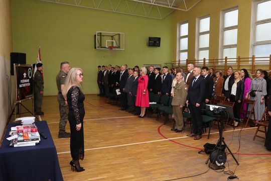 Zakończenie roku klas maturalnych Zespołu Szkół Ekonomicznych i Mundurowych w Chełmie [ZDJĘCIA]