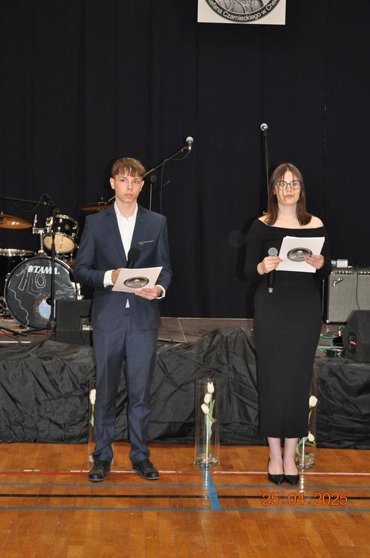 Uroczyste zakończenie roku klas maturalnych w I Liceum Ogólnokształcącym w Chełmie [GALERIA ZDJĘĆ]