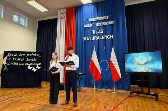 Uroczyste Pożegnanie Maturzystów 2025 w Zespole Szkół Nr 1 im. Tadeusza Kościuszki w Krasnymstawie [GALERIA ZDJĘĆ]