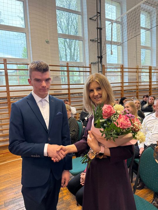 Uroczyste Pożegnanie Maturzystów 2025 w Zespole Szkół Nr 1 im. Tadeusza Kościuszki w Krasnymstawie [GALERIA ZDJĘĆ]