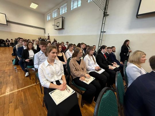 Uroczyste Pożegnanie Maturzystów 2025 w Zespole Szkół Nr 1 im. Tadeusza Kościuszki w Krasnymstawie [GALERIA ZDJĘĆ]