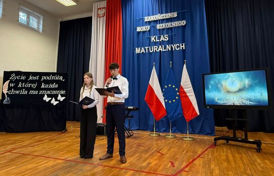 Uroczyste Pożegnanie Maturzystów 2025 w Zespole Szkół Nr 1 im. Tadeusza Kościuszki w Krasnymstawie [GALERIA ZDJĘĆ]