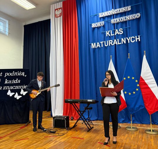 Uroczyste Pożegnanie Maturzystów 2025 w Zespole Szkół Nr 1 im. Tadeusza Kościuszki w Krasnymstawie [GALERIA ZDJĘĆ]