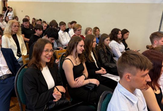 Uroczyste Pożegnanie Maturzystów 2025 w Zespole Szkół Nr 1 im. Tadeusza Kościuszki w Krasnymstawie [GALERIA ZDJĘĆ]