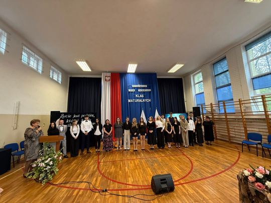 Uroczyste Pożegnanie Maturzystów 2025 w Zespole Szkół Nr 1 im. Tadeusza Kościuszki w Krasnymstawie [GALERIA ZDJĘĆ]