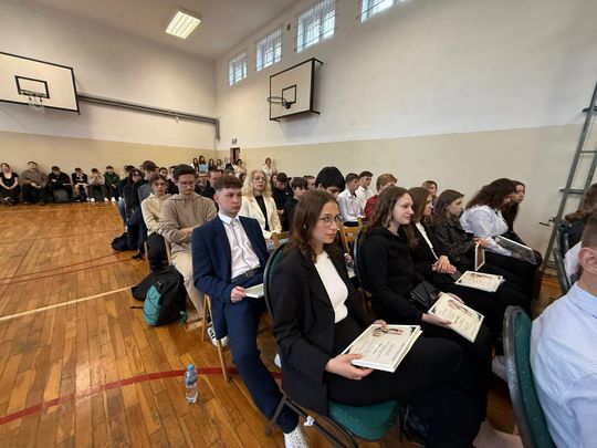 Uroczyste Pożegnanie Maturzystów 2025 w Zespole Szkół Nr 1 im. Tadeusza Kościuszki w Krasnymstawie [GALERIA ZDJĘĆ]