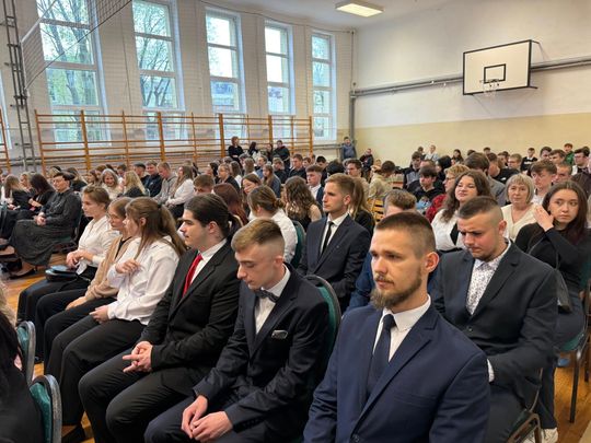 Uroczyste Pożegnanie Maturzystów 2025 w Zespole Szkół Nr 1 im. Tadeusza Kościuszki w Krasnymstawie [GALERIA ZDJĘĆ]