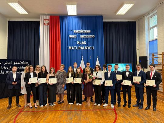 Uroczyste Pożegnanie Maturzystów 2025 w Zespole Szkół Nr 1 im. Tadeusza Kościuszki w Krasnymstawie [GALERIA ZDJĘĆ]