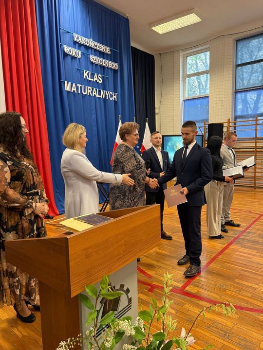 Uroczyste Pożegnanie Maturzystów 2025 w Zespole Szkół Nr 1 im. Tadeusza Kościuszki w Krasnymstawie [GALERIA ZDJĘĆ]