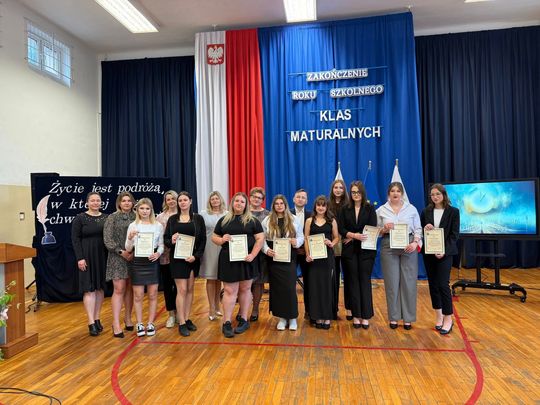 Uroczyste Pożegnanie Maturzystów 2025 w Zespole Szkół Nr 1 im. Tadeusza Kościuszki w Krasnymstawie [GALERIA ZDJĘĆ]