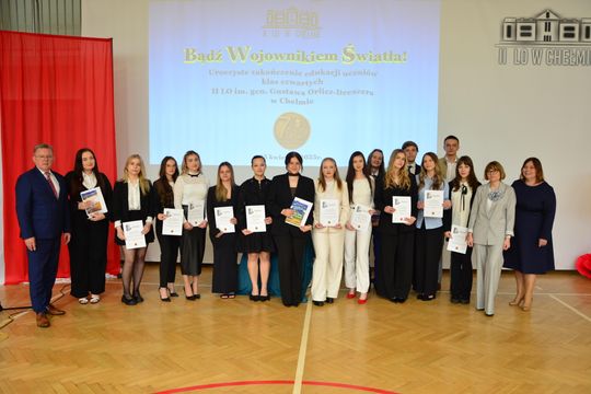 Uroczyste zakończenie roku klas czwartych w II Liceum Ogólnokształcącym w Chełmie [GALERIA ZDJĘĆ]