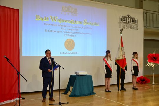 Uroczyste zakończenie roku klas czwartych w II Liceum Ogólnokształcącym w Chełmie [GALERIA ZDJĘĆ]