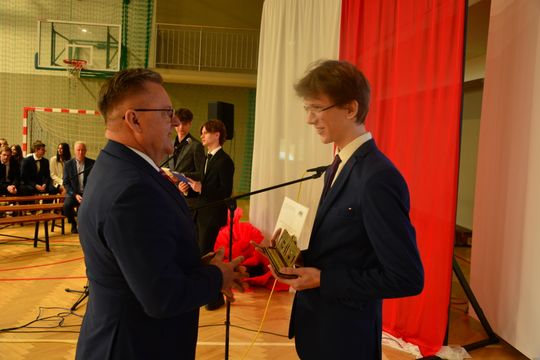 Uroczyste zakończenie roku klas czwartych w II Liceum Ogólnokształcącym w Chełmie [GALERIA ZDJĘĆ]