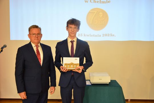 Uroczyste zakończenie roku klas czwartych w II Liceum Ogólnokształcącym w Chełmie [GALERIA ZDJĘĆ]