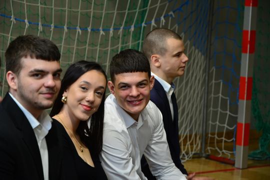 Uroczyste zakończenie roku klas czwartych w II Liceum Ogólnokształcącym w Chełmie [GALERIA ZDJĘĆ]