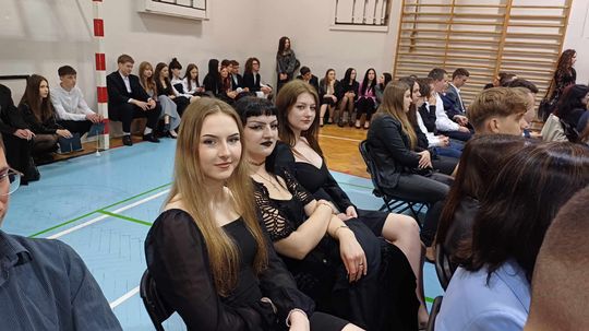 Uroczyste zakończenie roku klas czwartych w IV Liceum Ogólnokształcącym w Chełmie [GALERIA ZDJĘĆ]