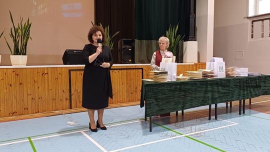 Uroczyste zakończenie roku klas czwartych w IV Liceum Ogólnokształcącym w Chełmie [GALERIA ZDJĘĆ]