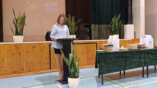 Uroczyste zakończenie roku klas czwartych w IV Liceum Ogólnokształcącym w Chełmie [GALERIA ZDJĘĆ]