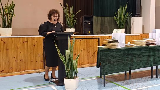 Uroczyste zakończenie roku klas czwartych w IV Liceum Ogólnokształcącym w Chełmie [GALERIA ZDJĘĆ]