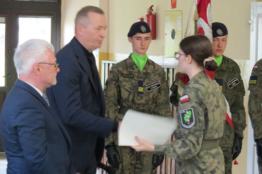 Zakończenie roku szkolnego uczniów klasy czwartej w Liceum Ogólnokształcącym w Dubience [GALERIA ZDJĘĆ]