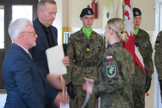 Zakończenie roku szkolnego uczniów klasy czwartej w Liceum Ogólnokształcącym w Dubience [GALERIA ZDJĘĆ]