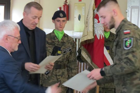 Zakończenie roku szkolnego uczniów klasy czwartej w Liceum Ogólnokształcącym w Dubience [GALERIA ZDJĘĆ]