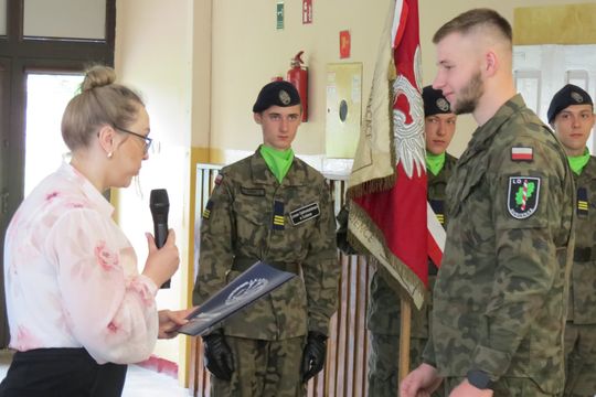 Zakończenie roku szkolnego uczniów klasy czwartej w Liceum Ogólnokształcącym w Dubience [GALERIA ZDJĘĆ]
