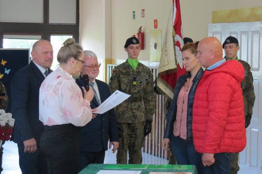 Zakończenie roku szkolnego uczniów klasy czwartej w Liceum Ogólnokształcącym w Dubience [GALERIA ZDJĘĆ]