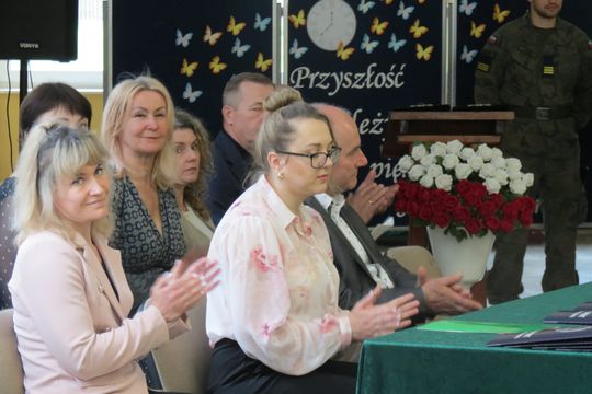 Zakończenie roku szkolnego uczniów klasy czwartej w Liceum Ogólnokształcącym w Dubience [GALERIA ZDJĘĆ]