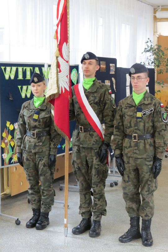 Zakończenie roku szkolnego uczniów klasy czwartej w Liceum Ogólnokształcącym w Dubience [GALERIA ZDJĘĆ]