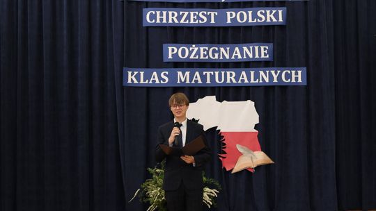 Pożegnanie maturzystów w Zespole Szkół Centrum Kształcenia Rolniczego w Okszowie [GALERIA ZDJĘĆ]